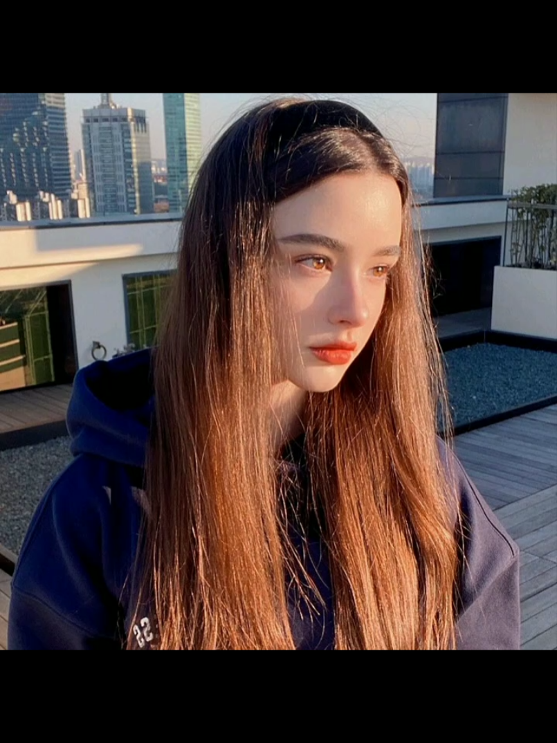@Chloe