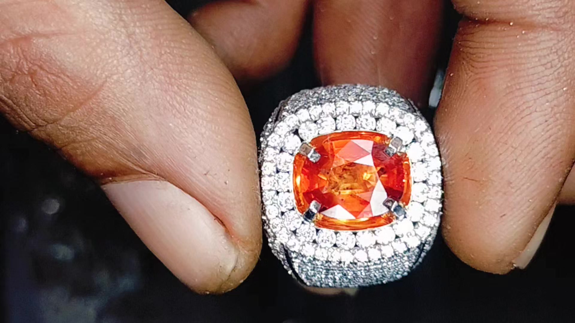 @uzzy gemstone