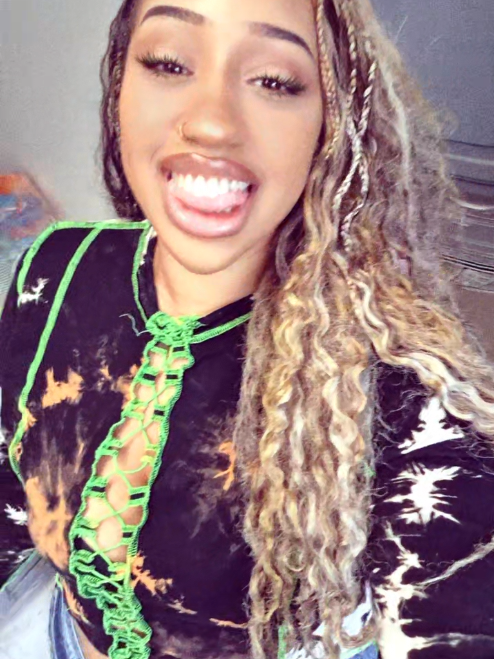 @Thisgirl_smilesalot