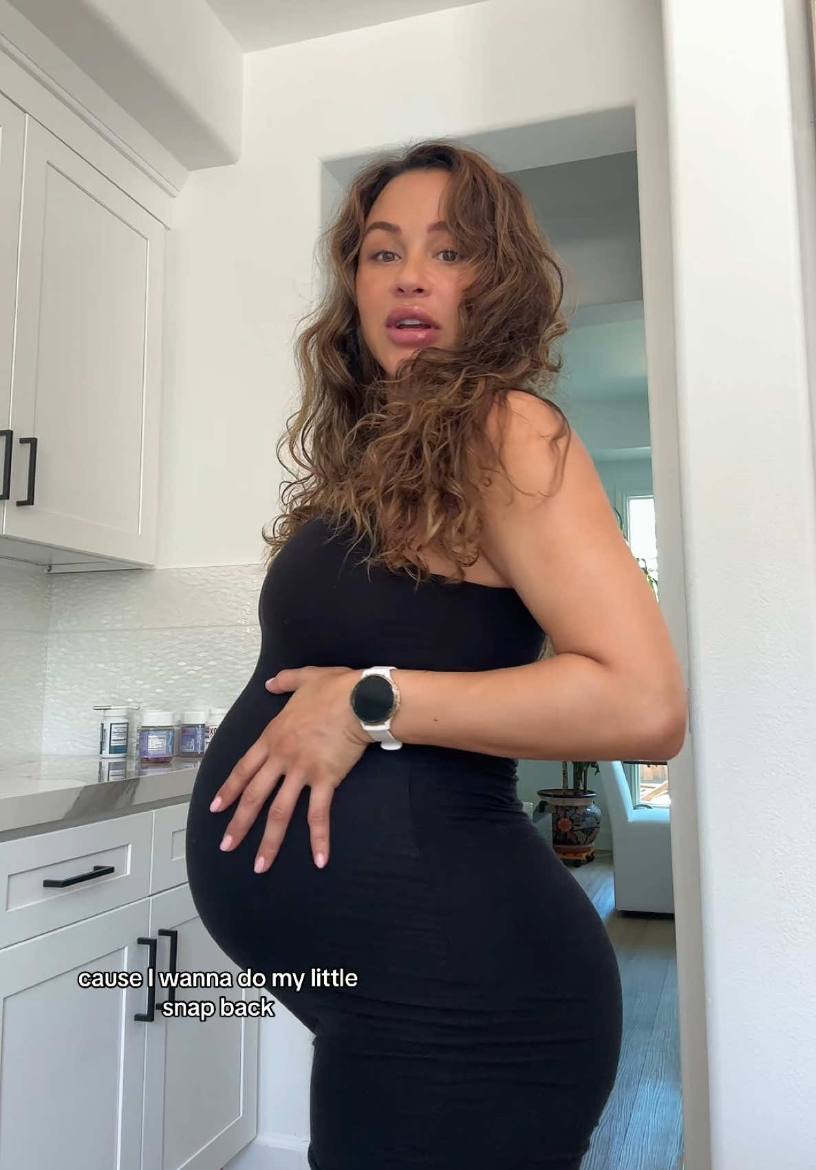 @Ana Cheri