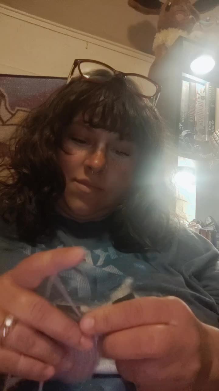 @StitchWithTeeth 📚