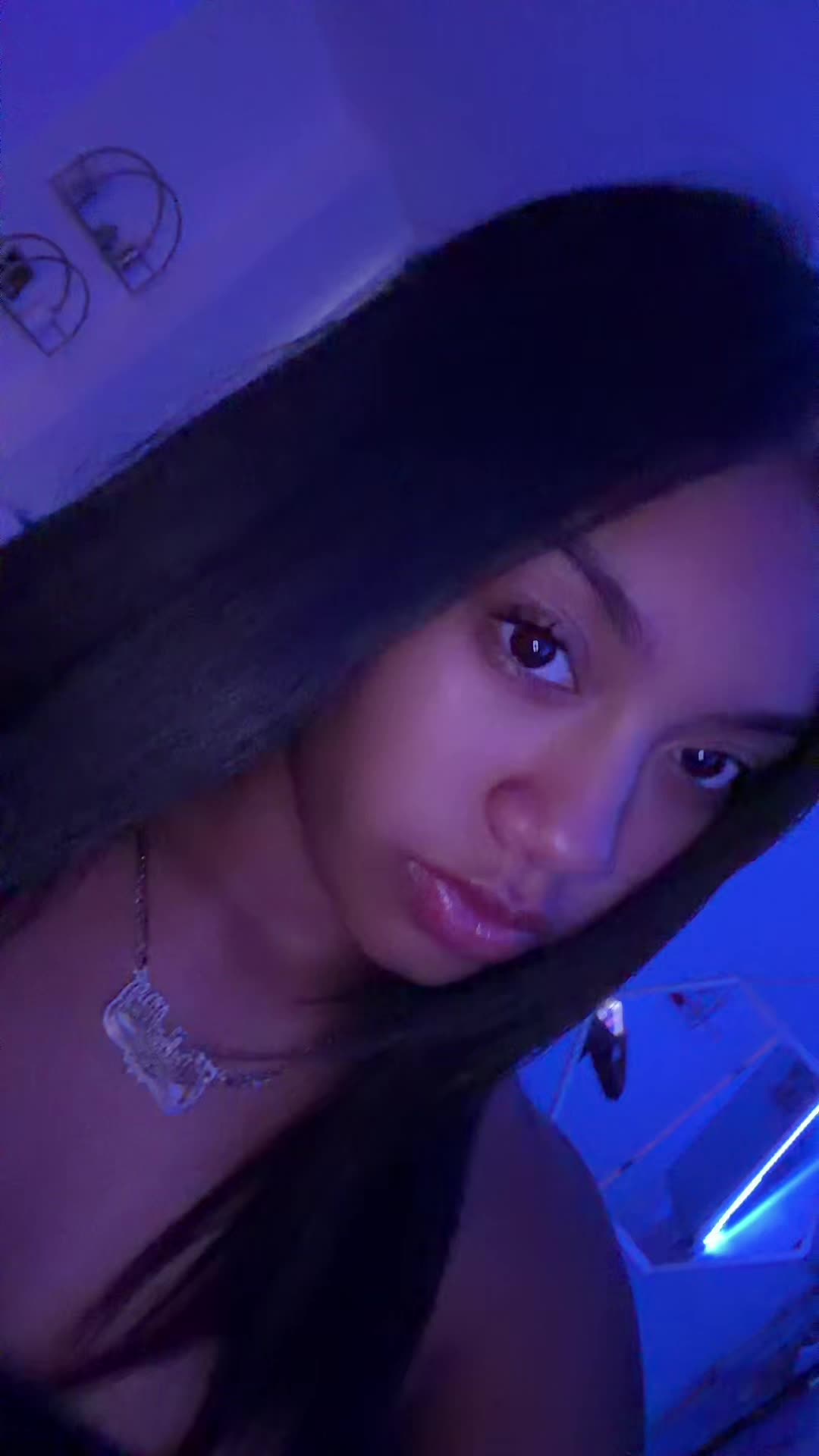 @miatooshiftyy,