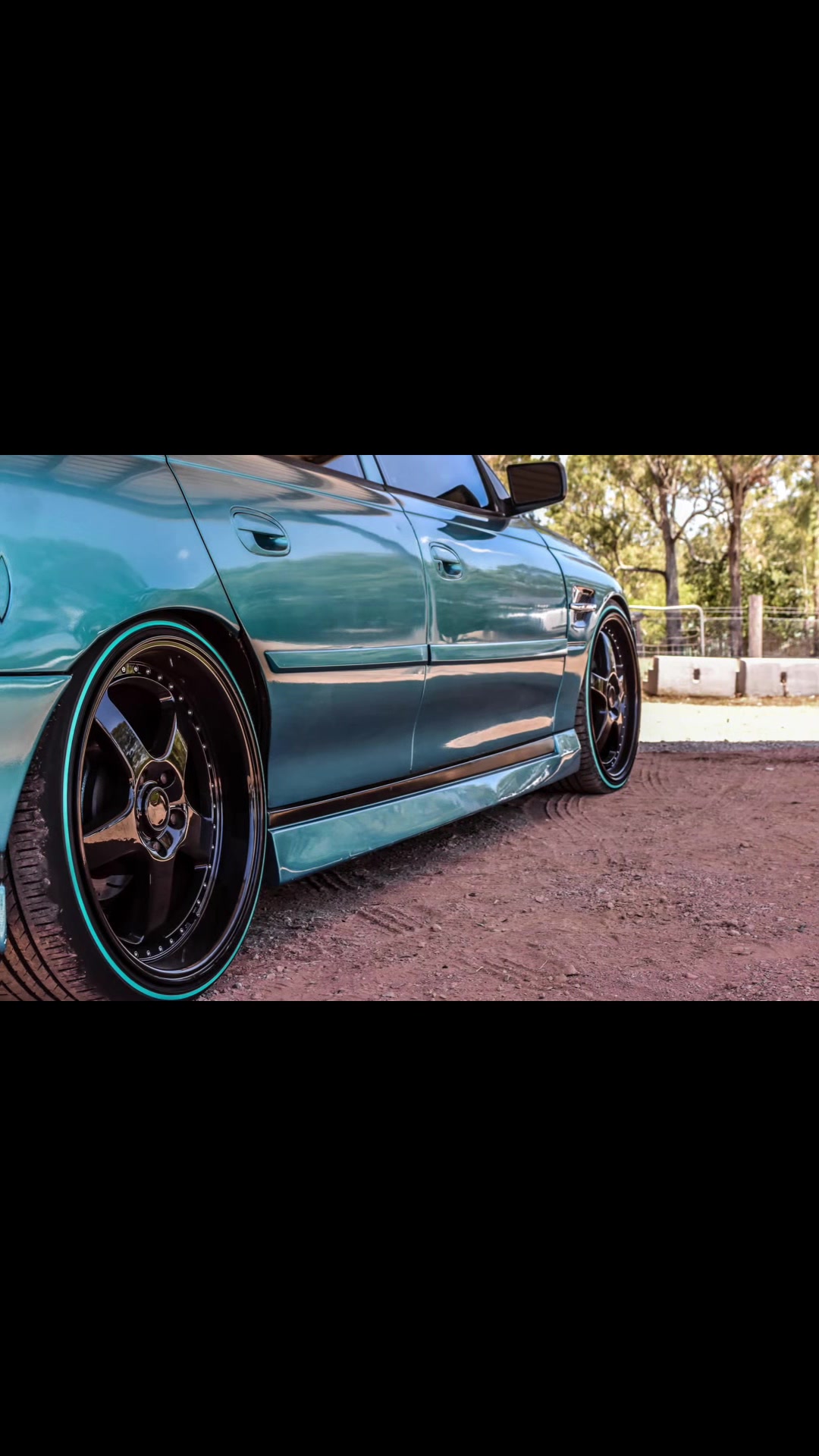 @Offical Laidoutwhitewalls Page