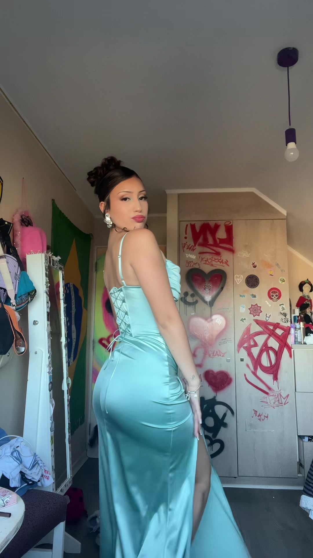 @𝑒𝒻𝑒𝑒𝓁𝑒.𝑒🎀