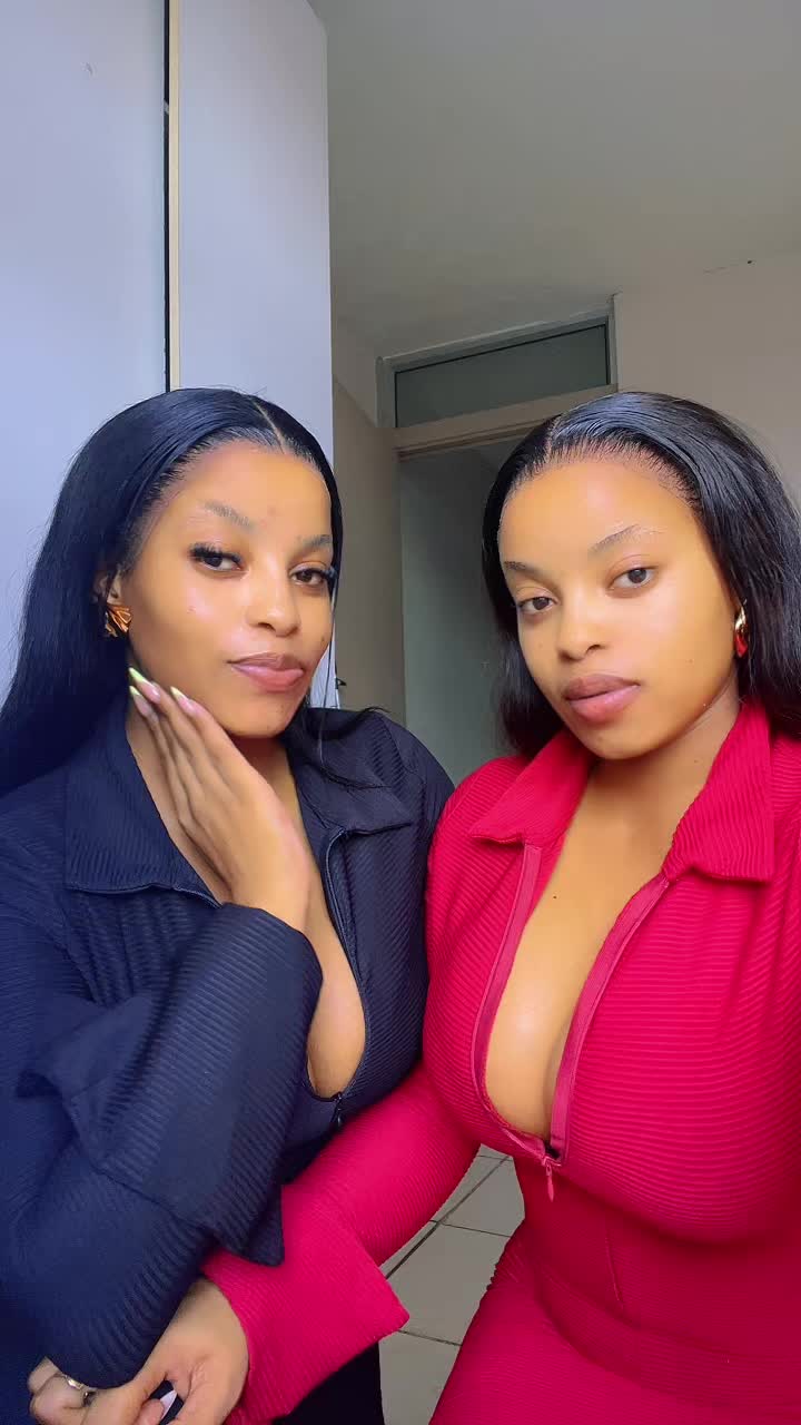 @mndebeletwins