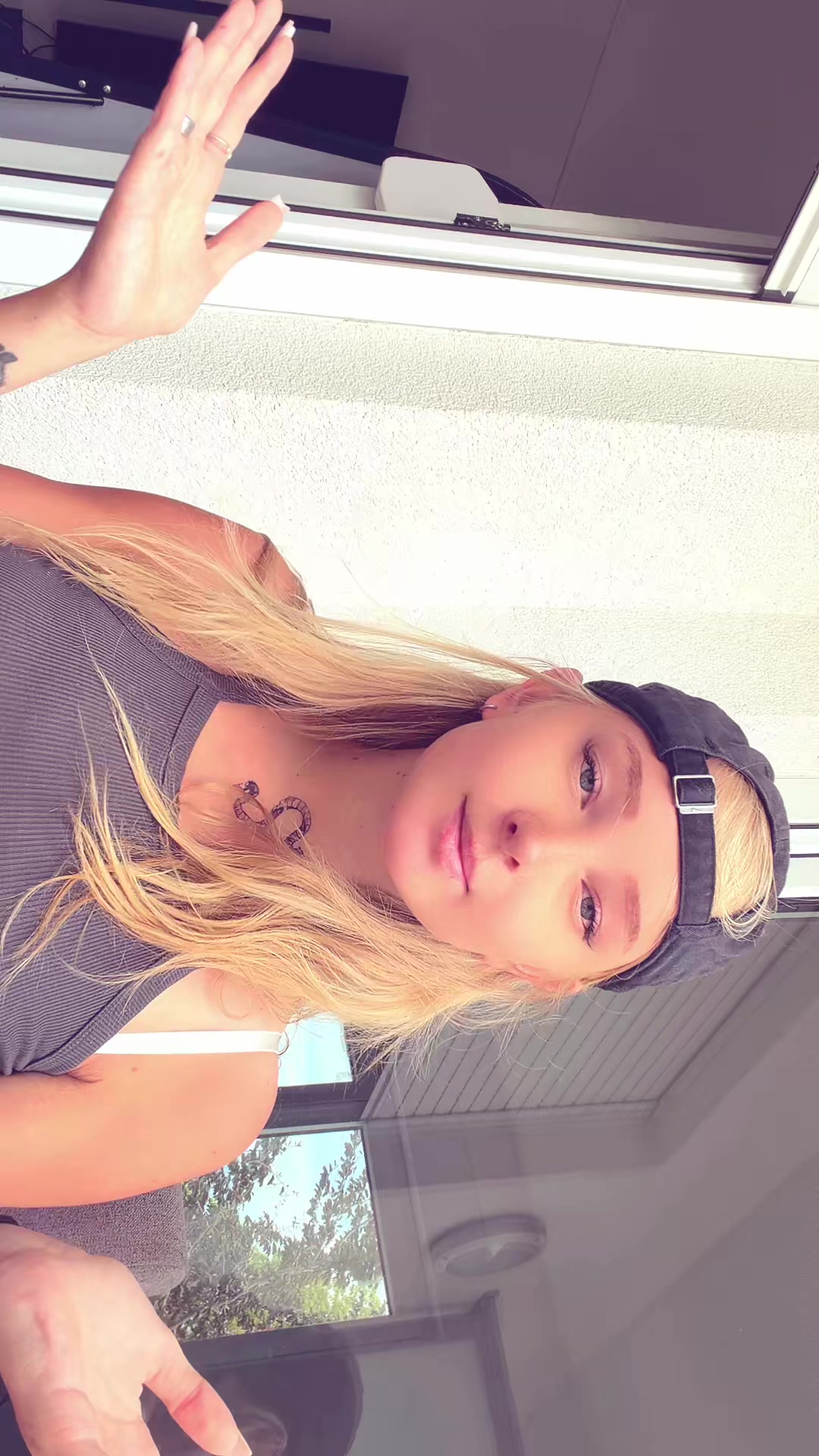 @Blonde_vivi