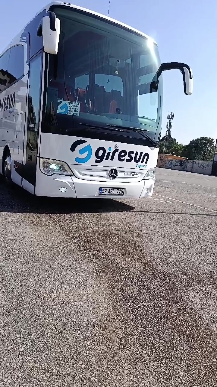 @( espiyeli genç kaptan )