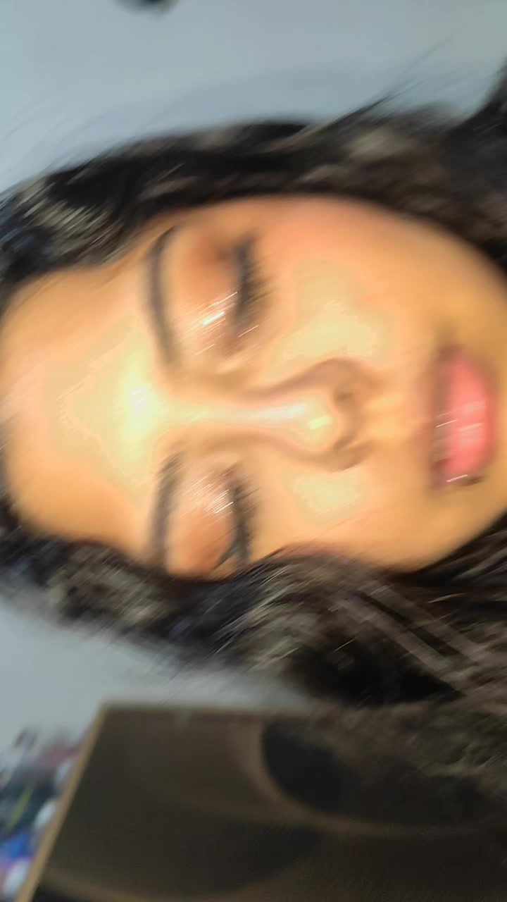 @Bella