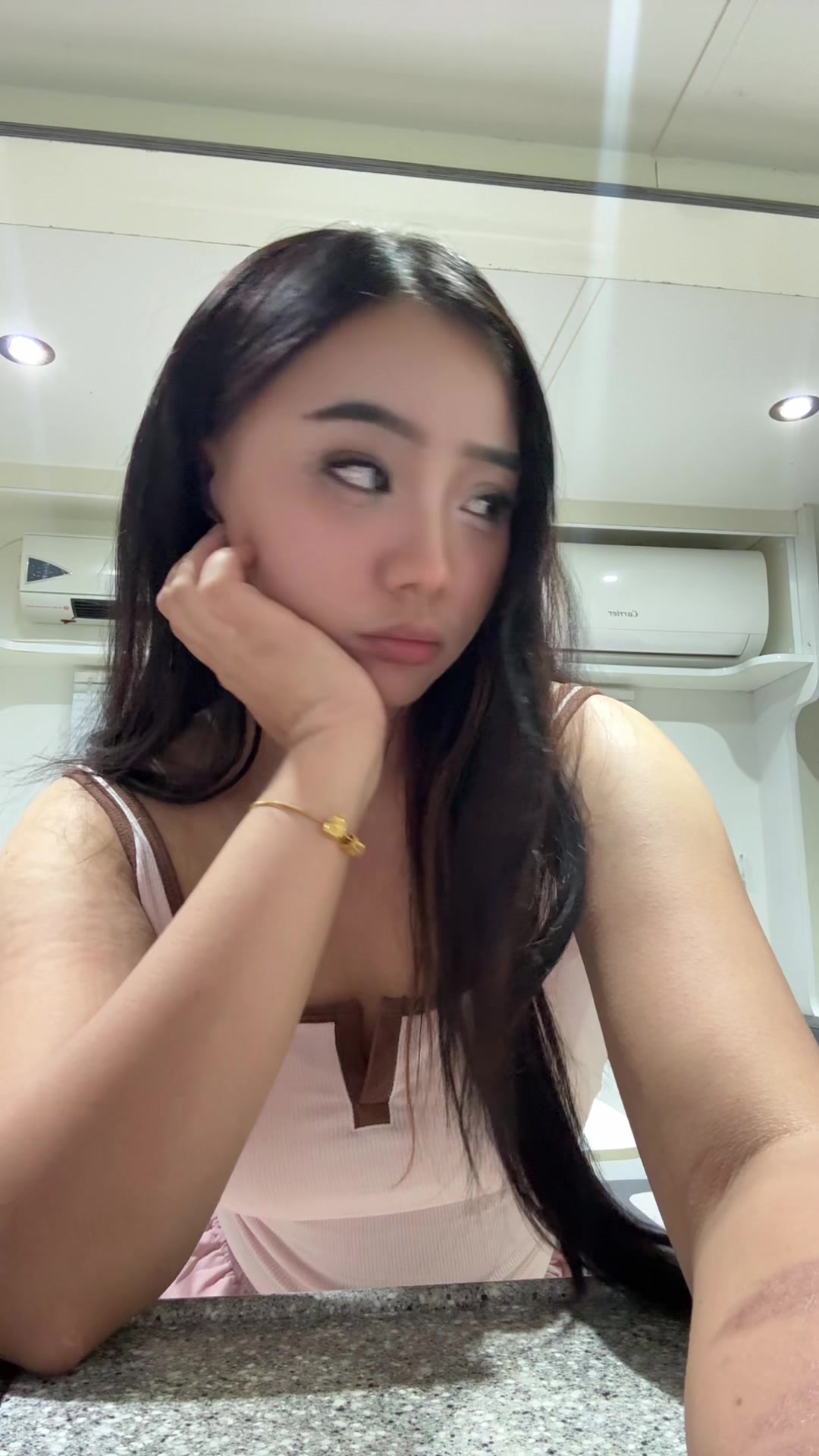 @mellybahnie