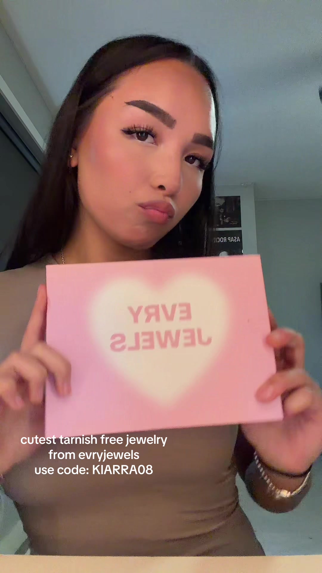 @Kiarra