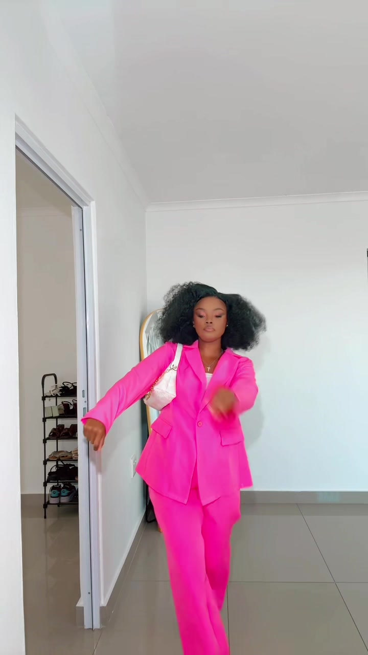@Mpho_pink