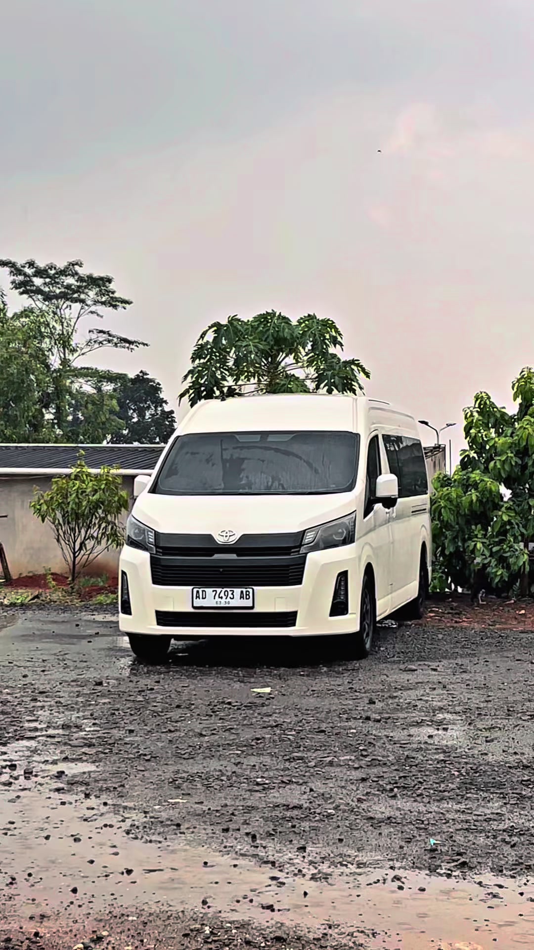 @SEWA HIACE SOLO RAYA