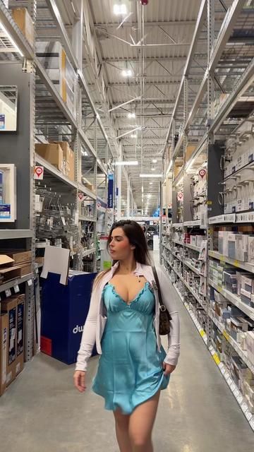 @Bella