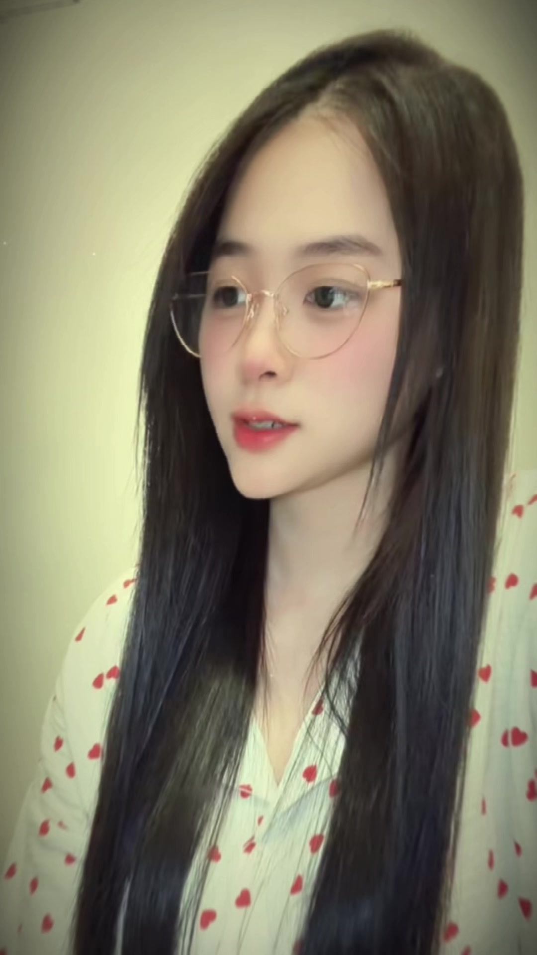 @Tuyết Trinh Ი𐑼 ☃︎
