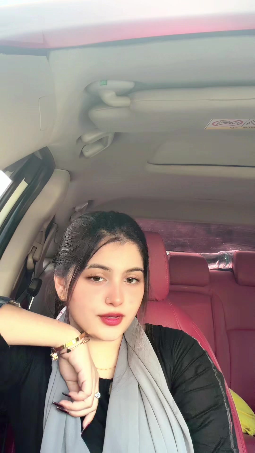 @Amna butt🌺