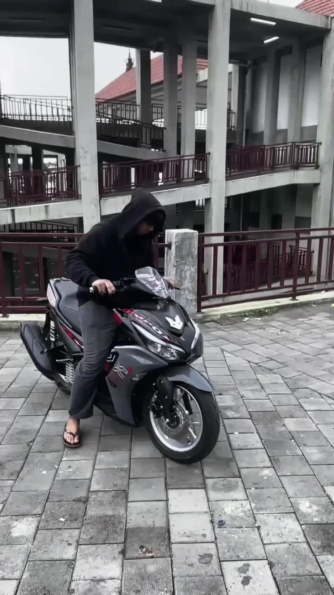@Wiroxs