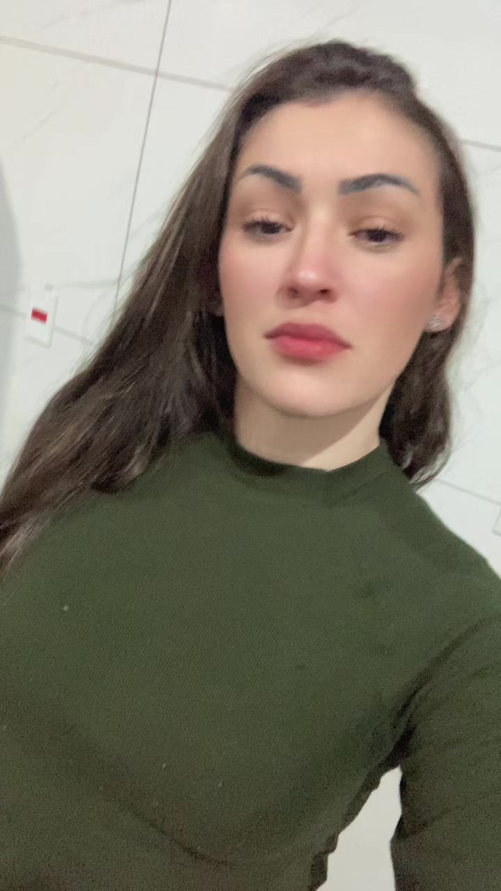 @brunaahardt