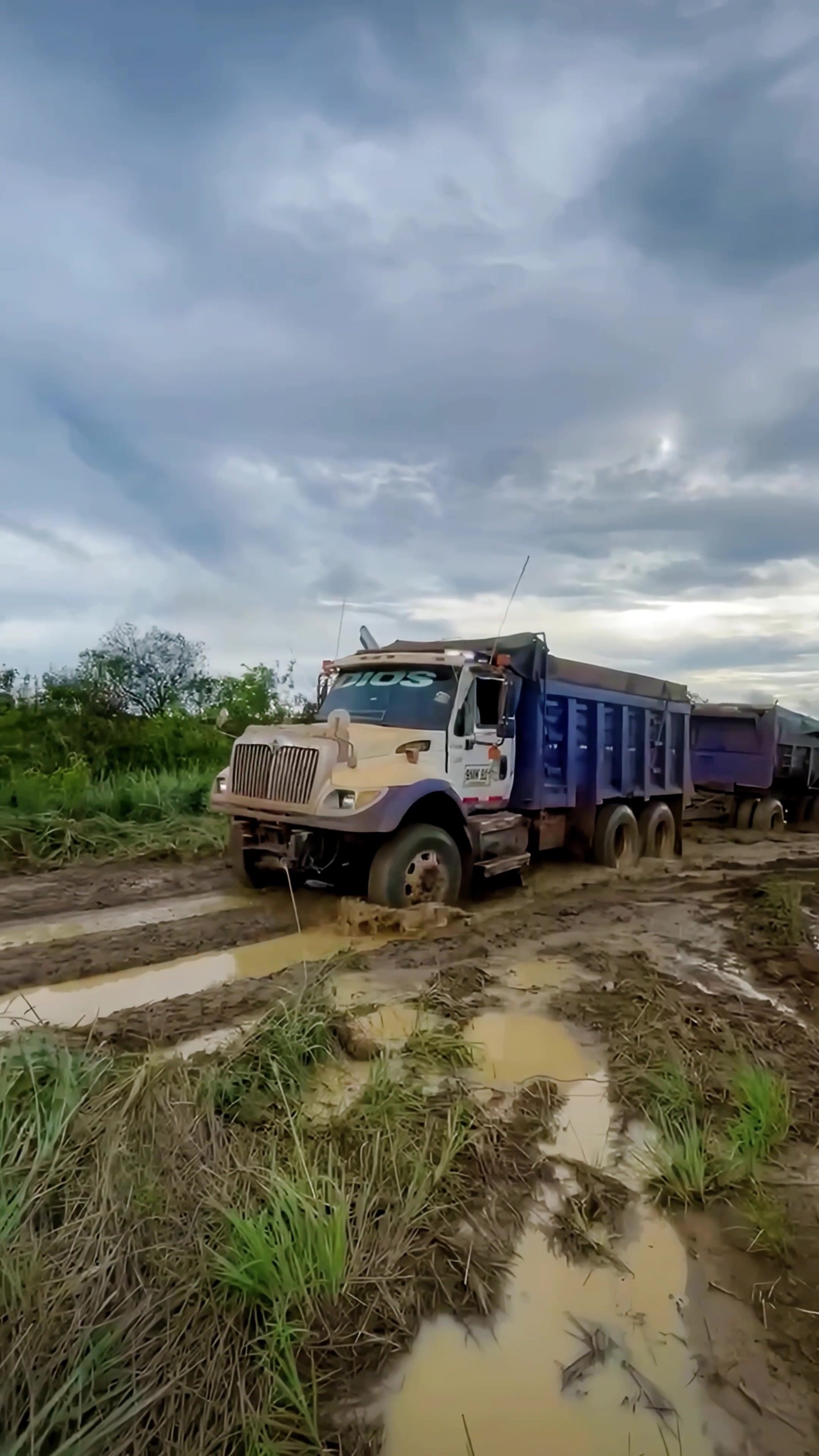 @Trocheros Trucks