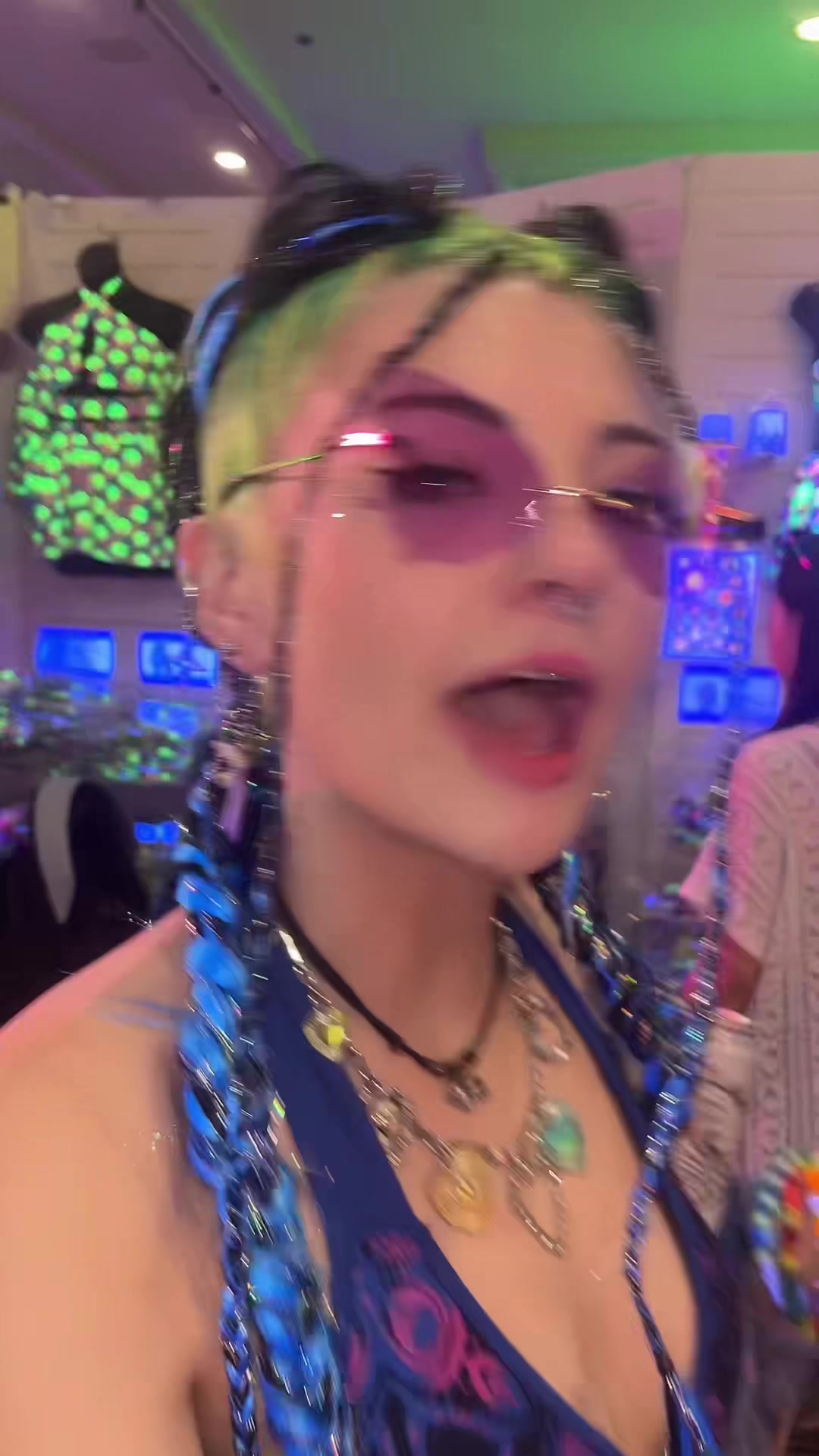 @Smokeshopgirl🍄🪩