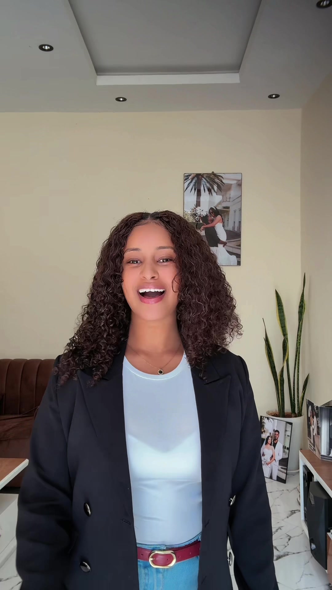 @Bella (እ-ኑ)