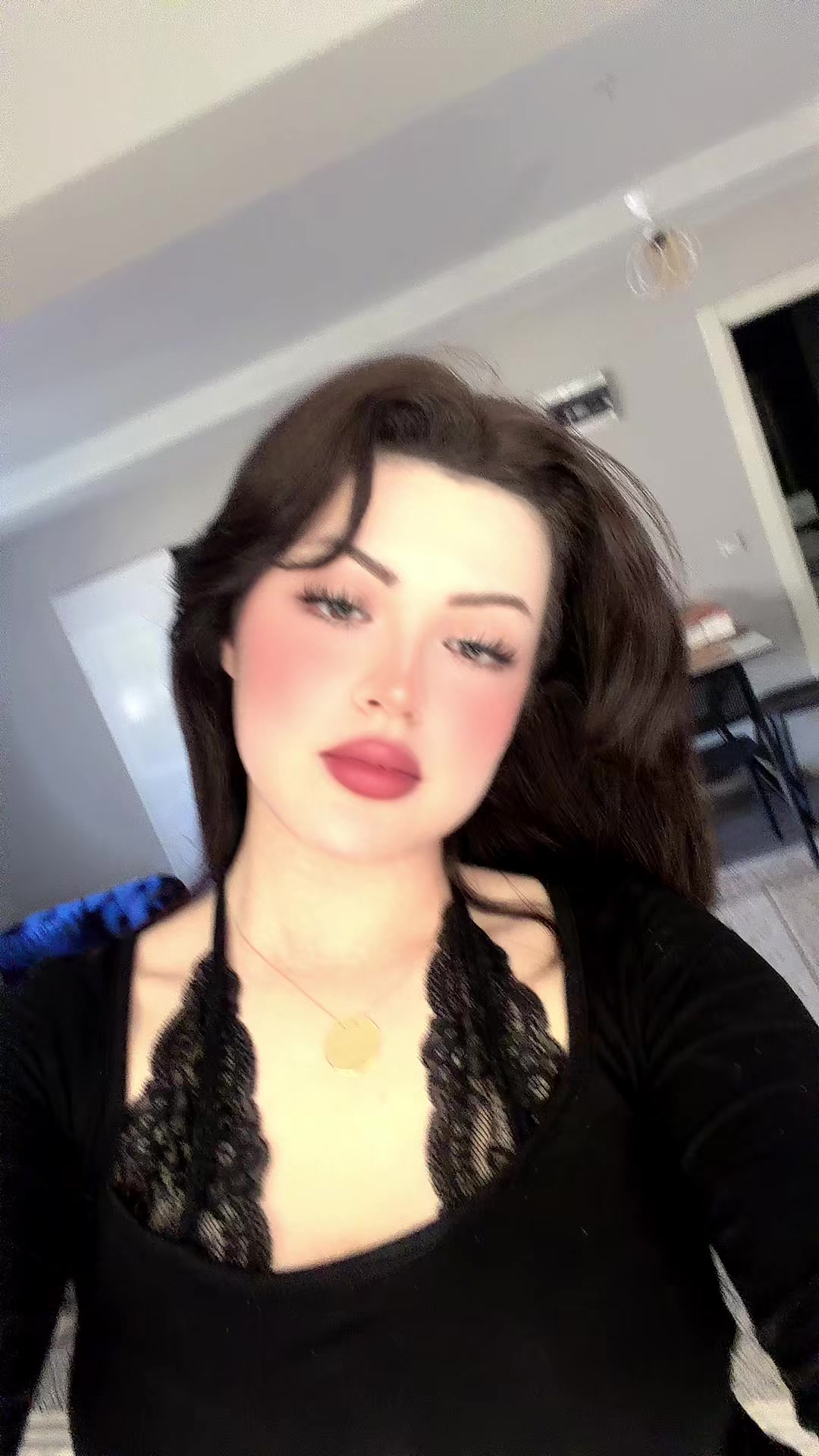 @Esindrella👑