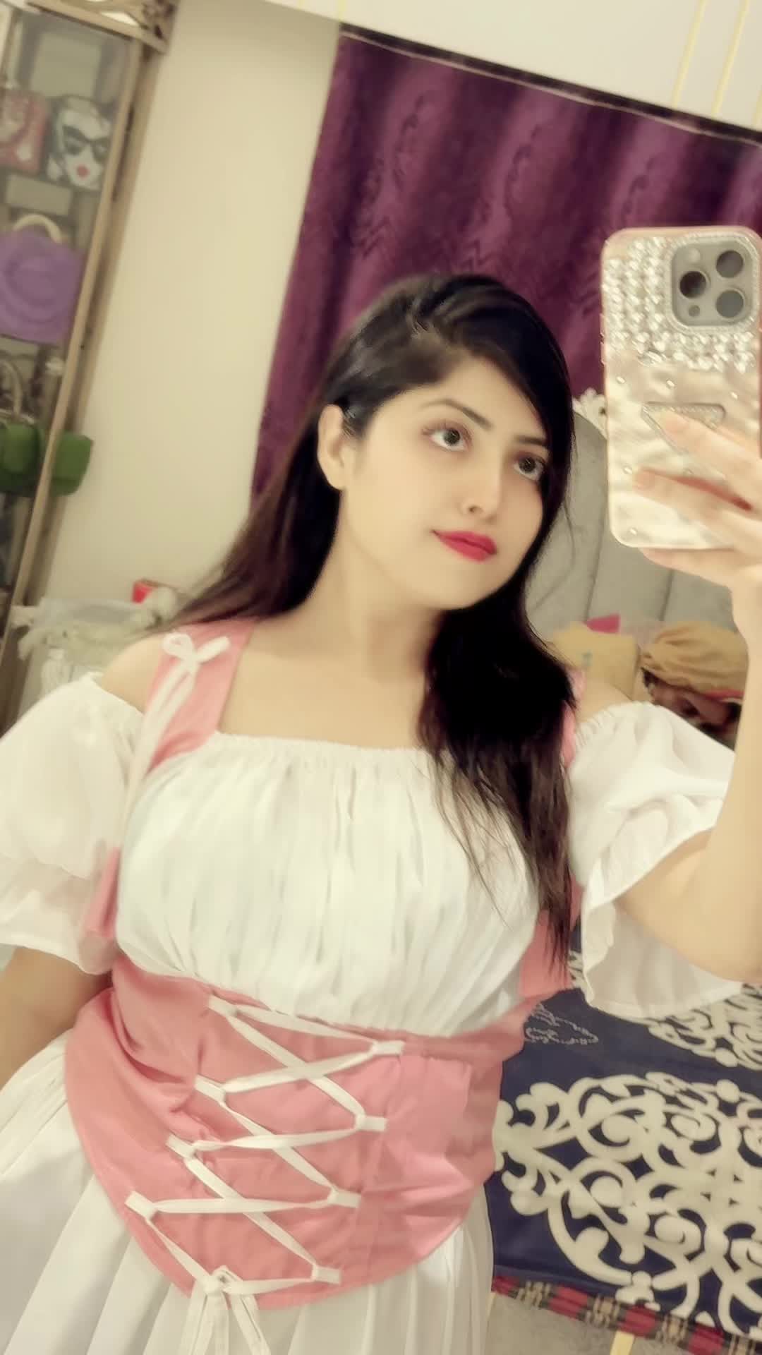 @𝐄𝐯𝐚 𝐂𝐡𝐨𝐰𝐝𝐡𝐮𝐫𝐲