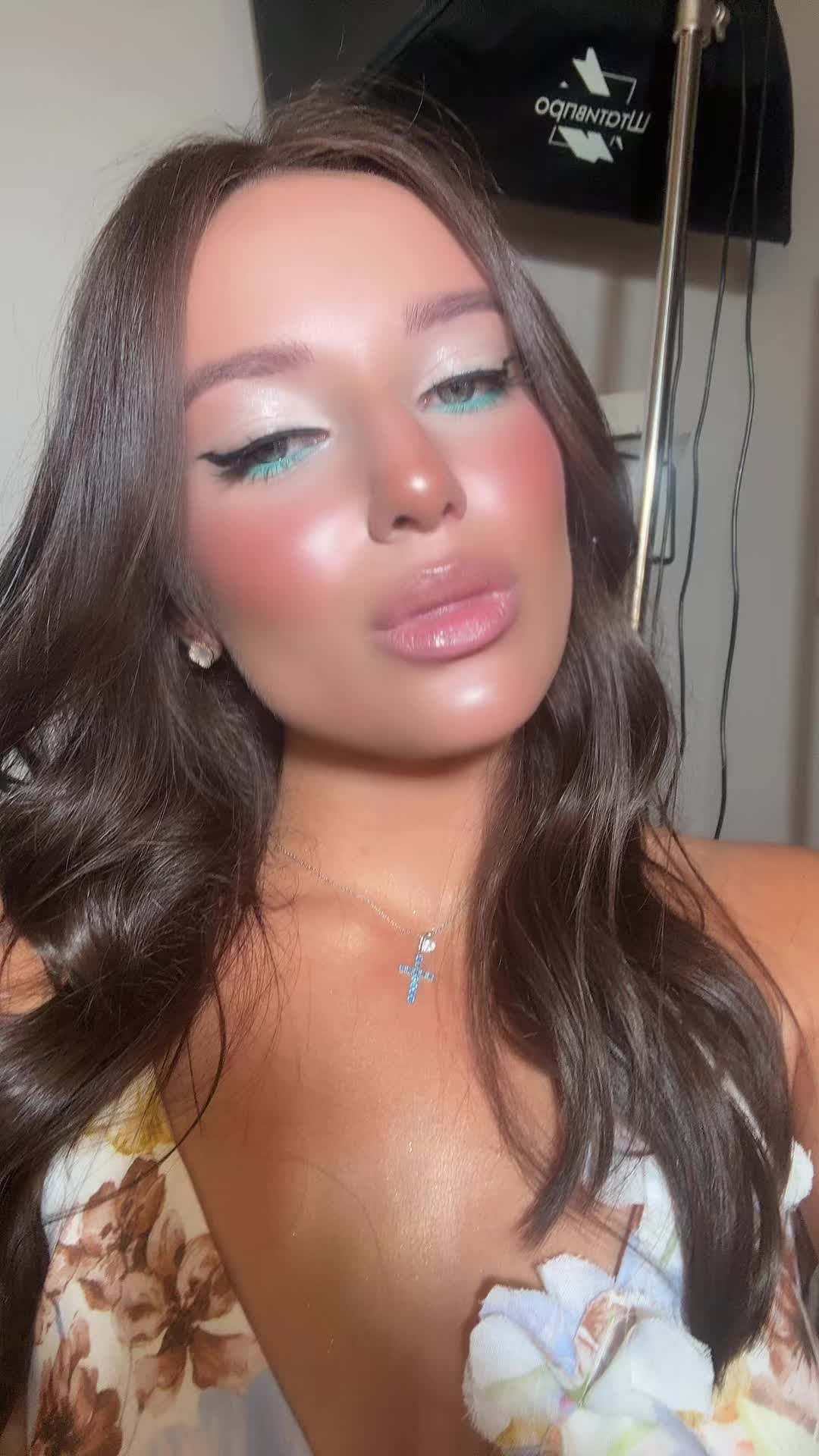 @AV