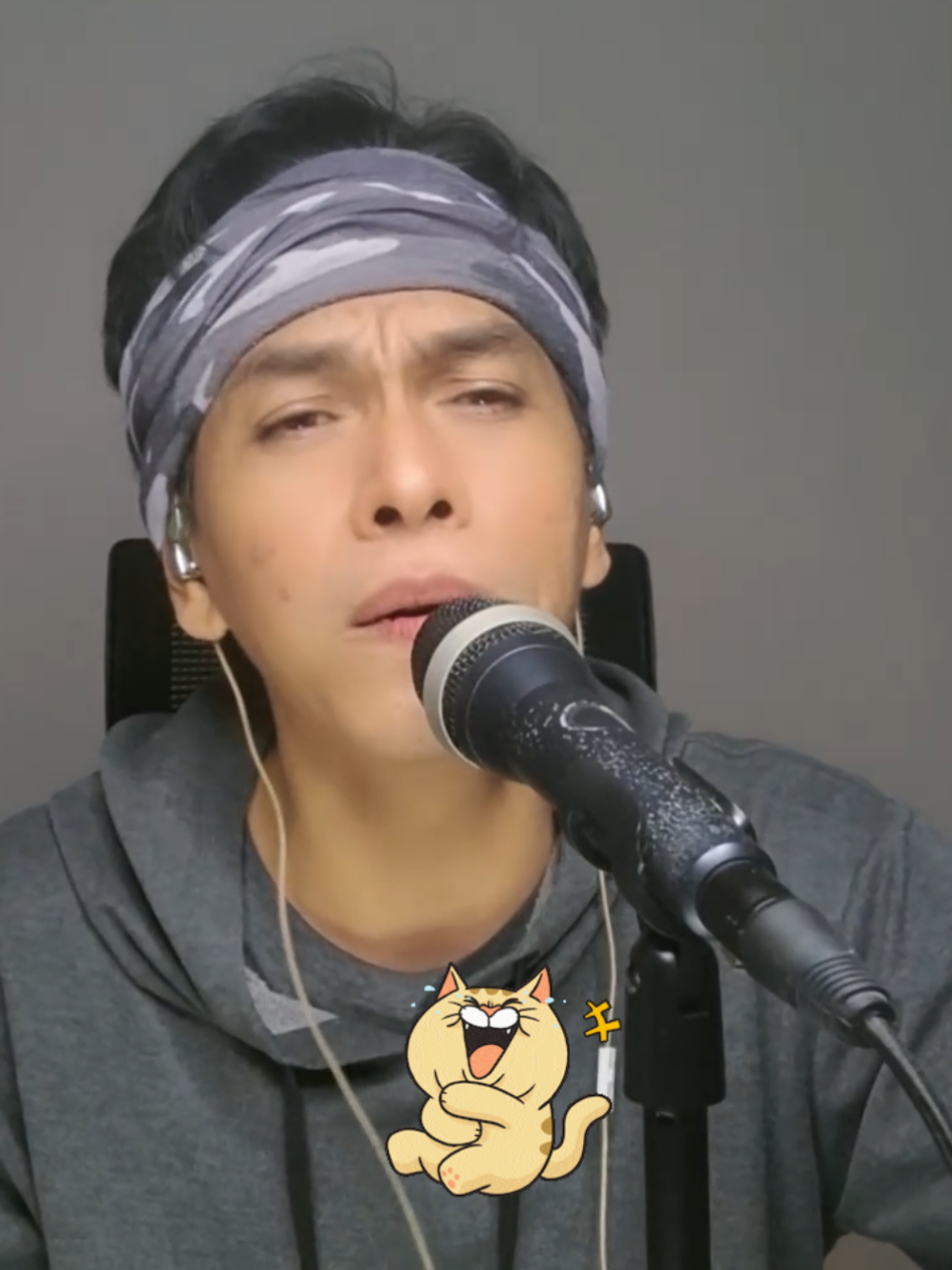 @Toni