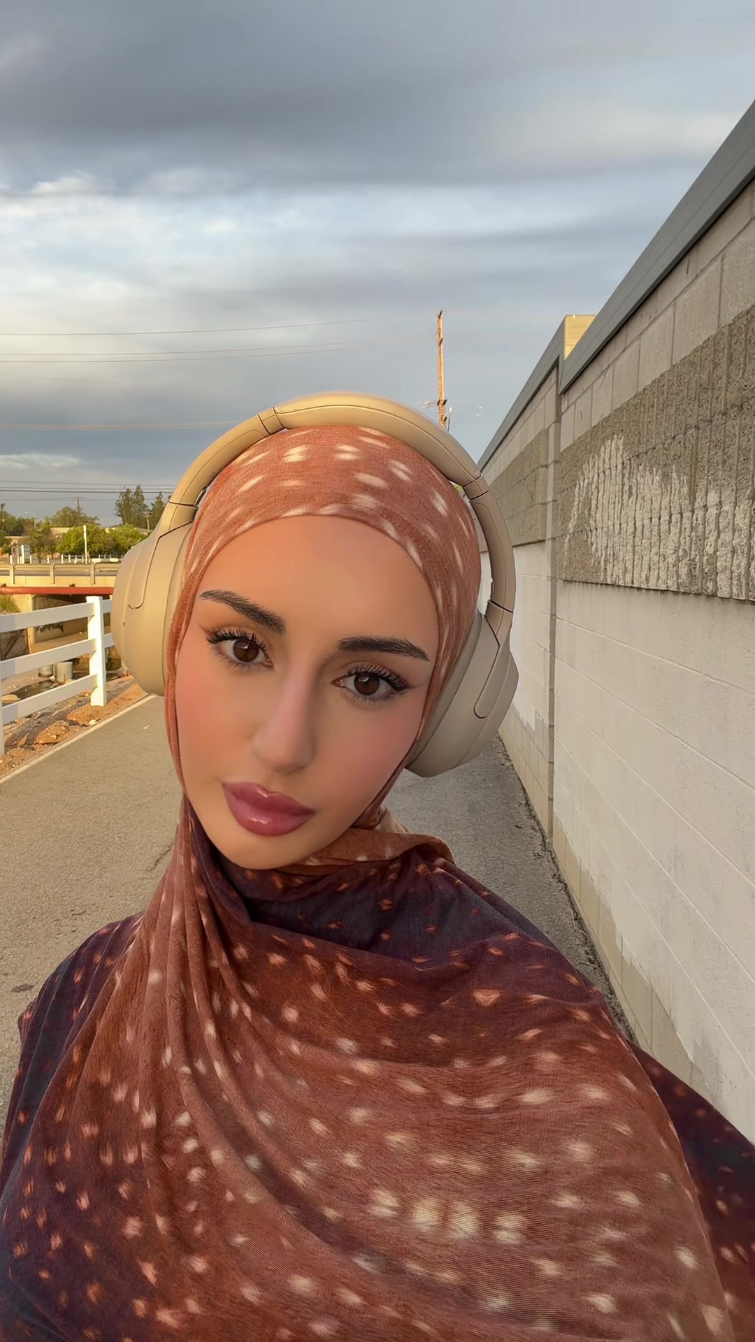 @لانا