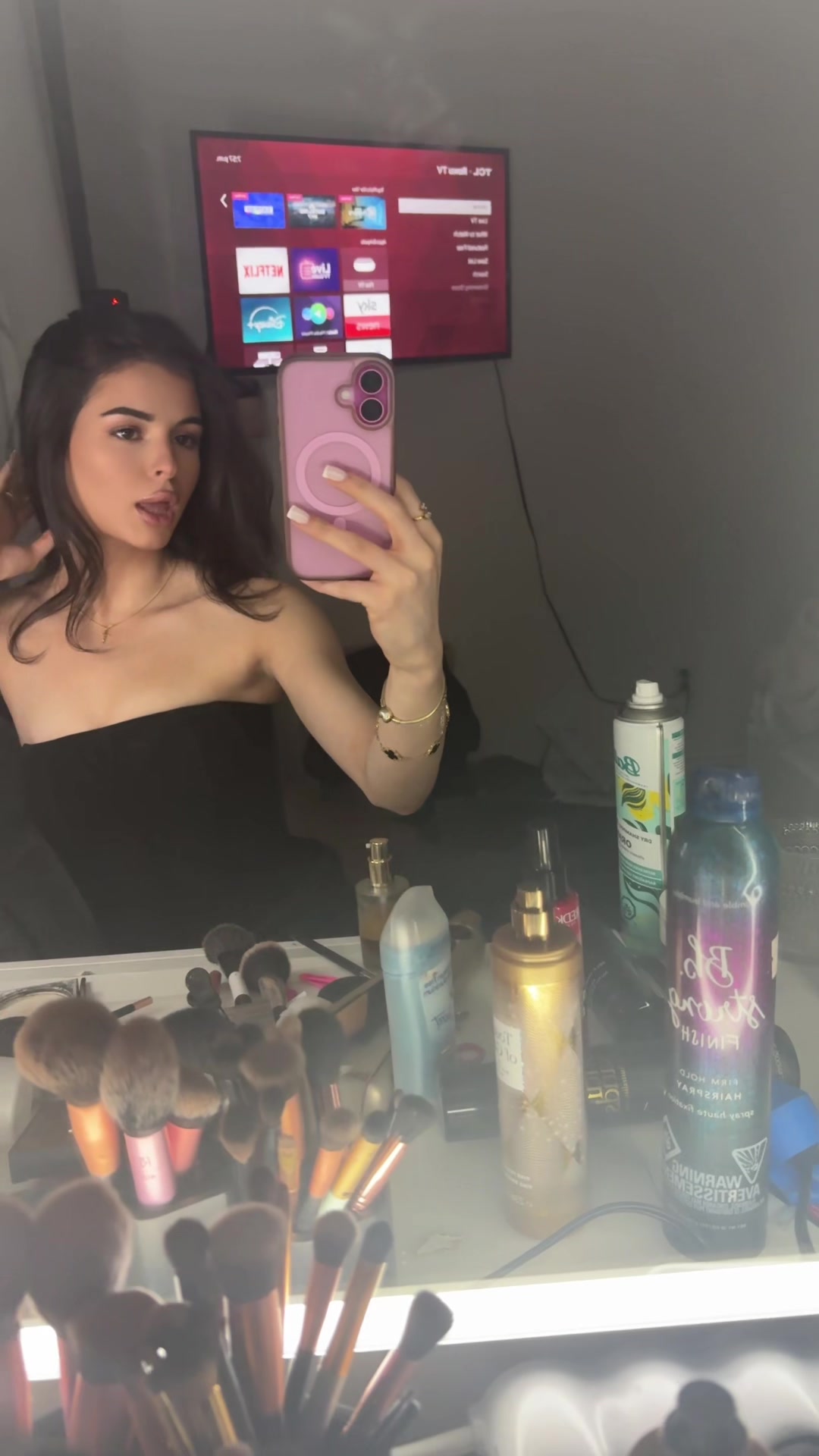 @Ava