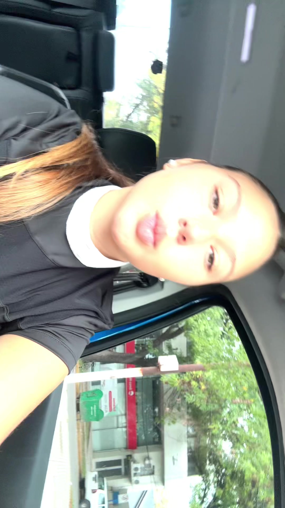@rreeenaaa_