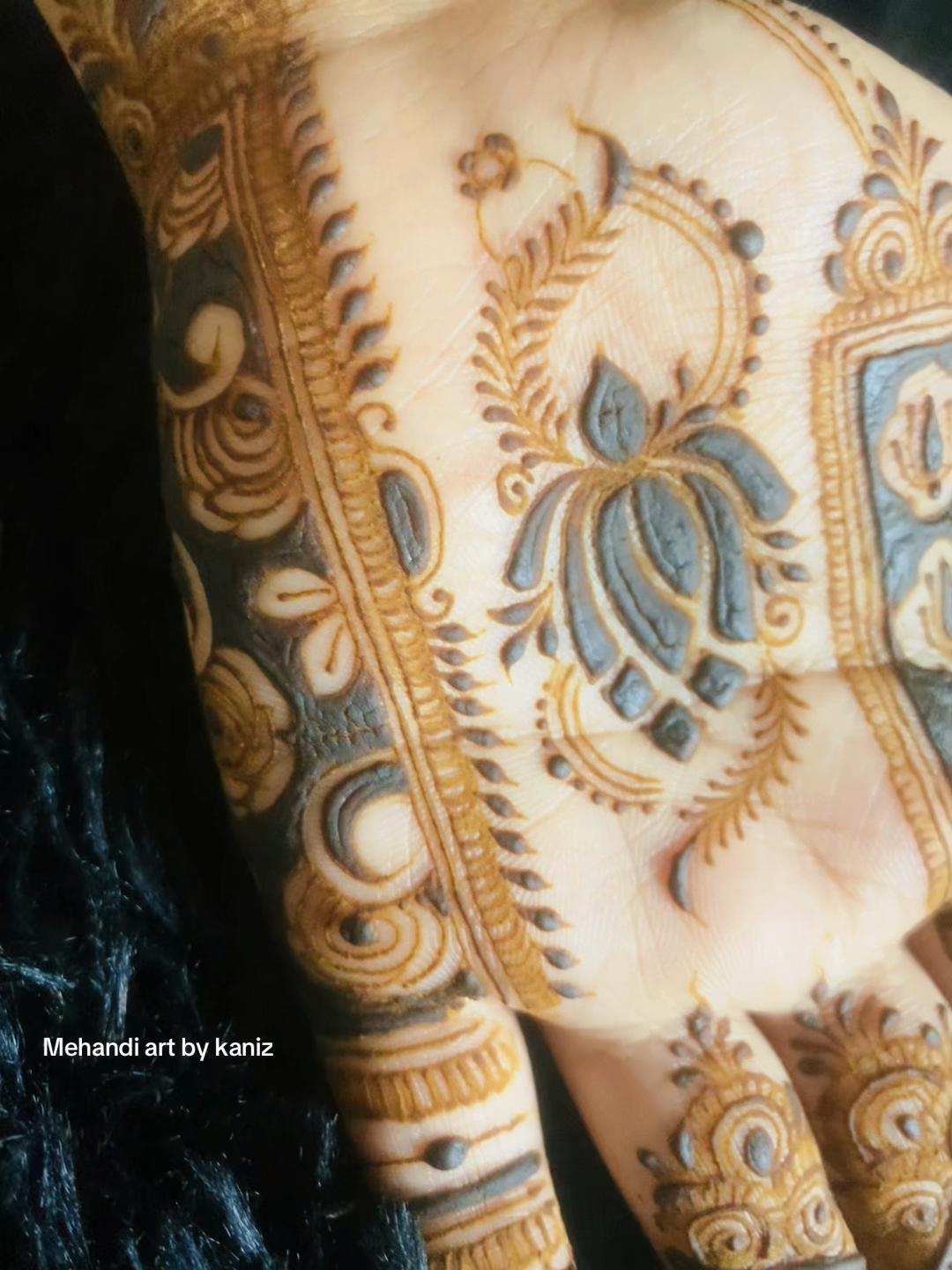 @Mehandi art by kaniz