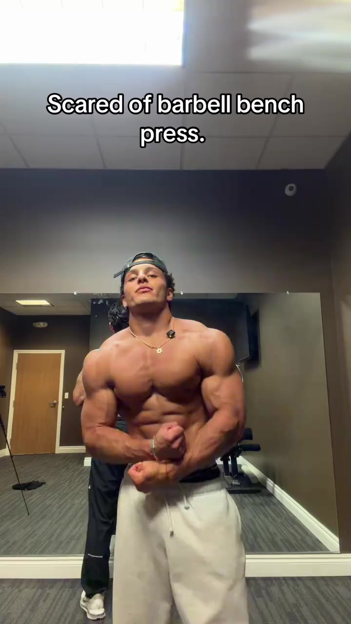 @alexaaronn