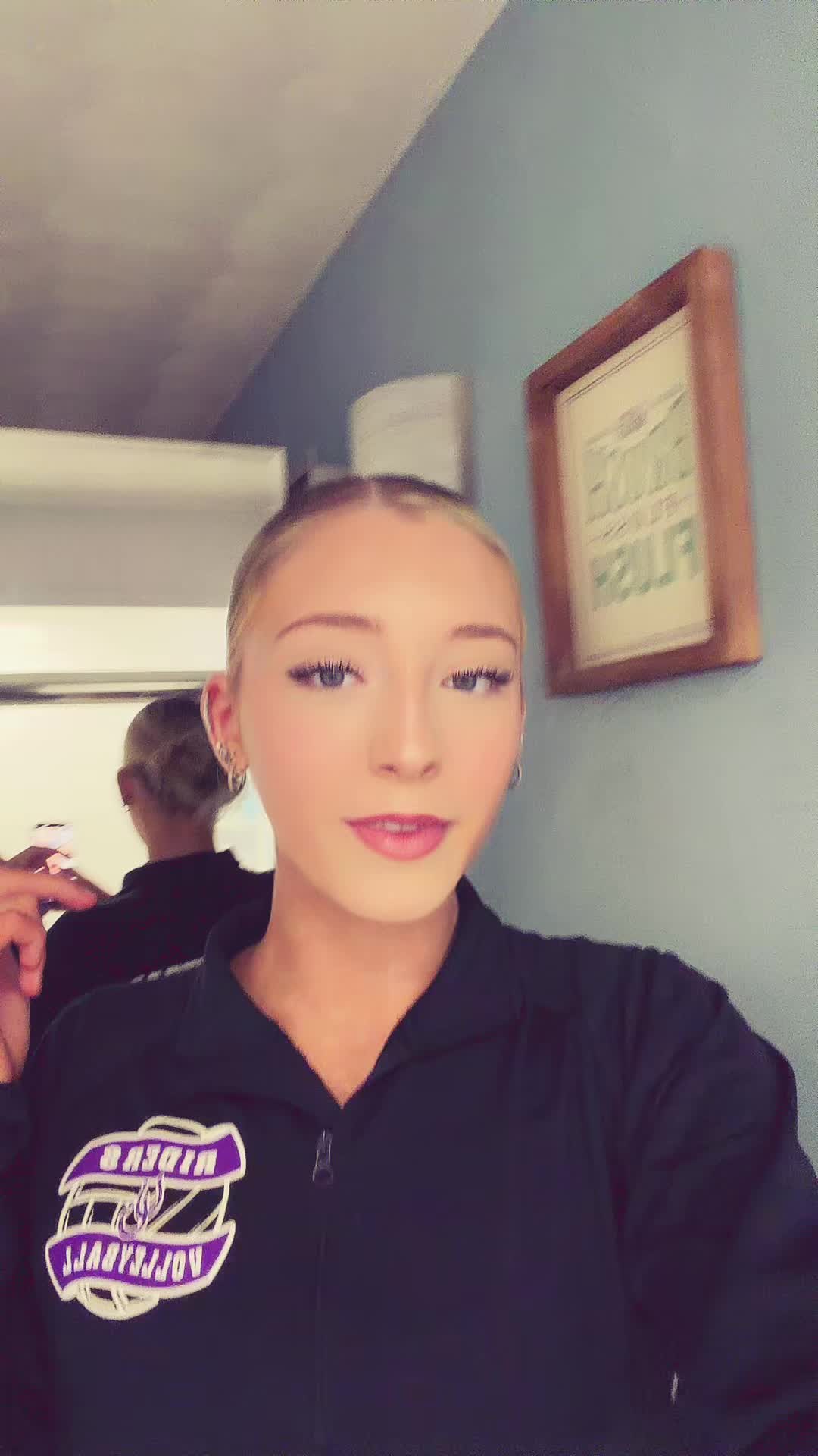@NICOLE 💖😇🧁🪩