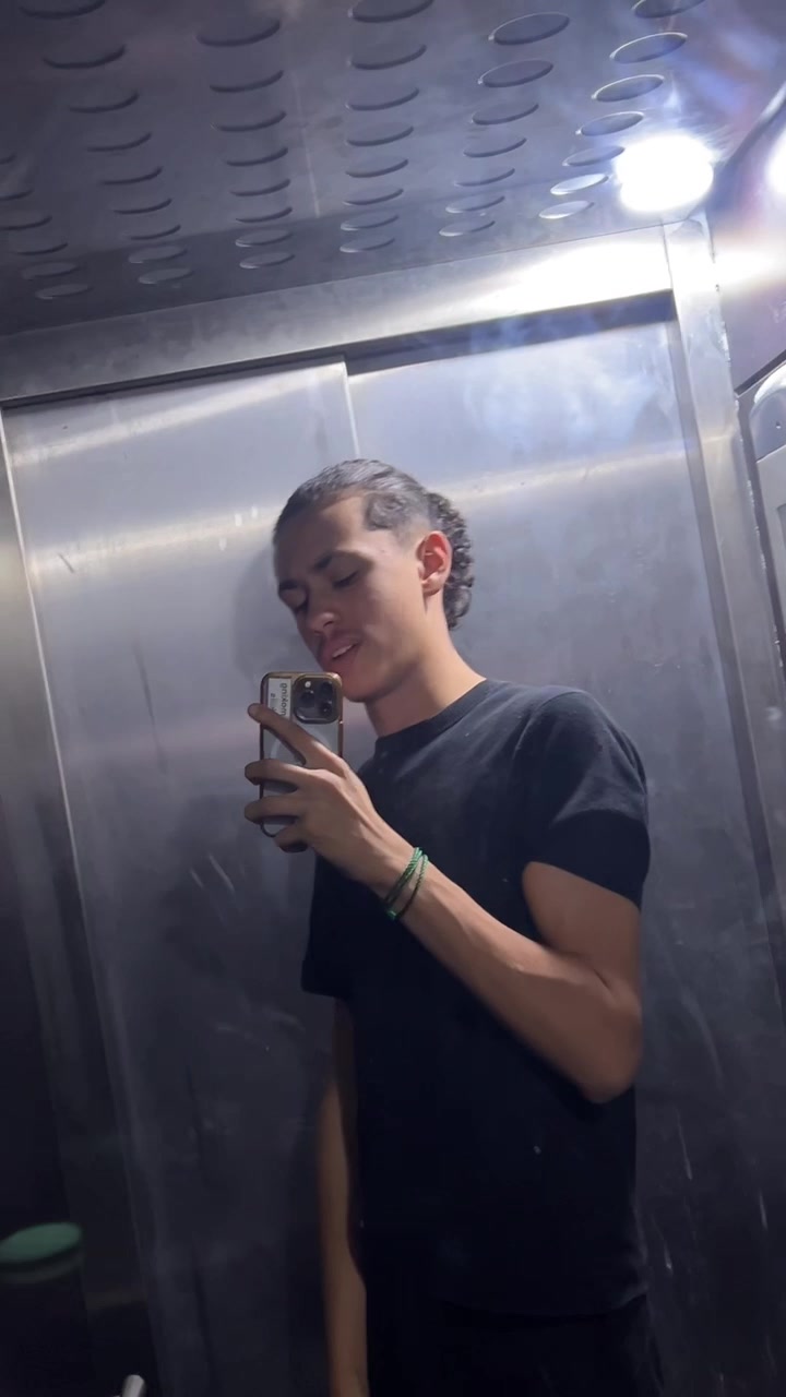 @𝓨𝓪𝓷𝓲𝓼