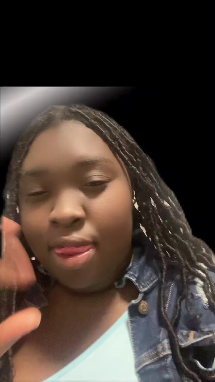@AdoreLeilz