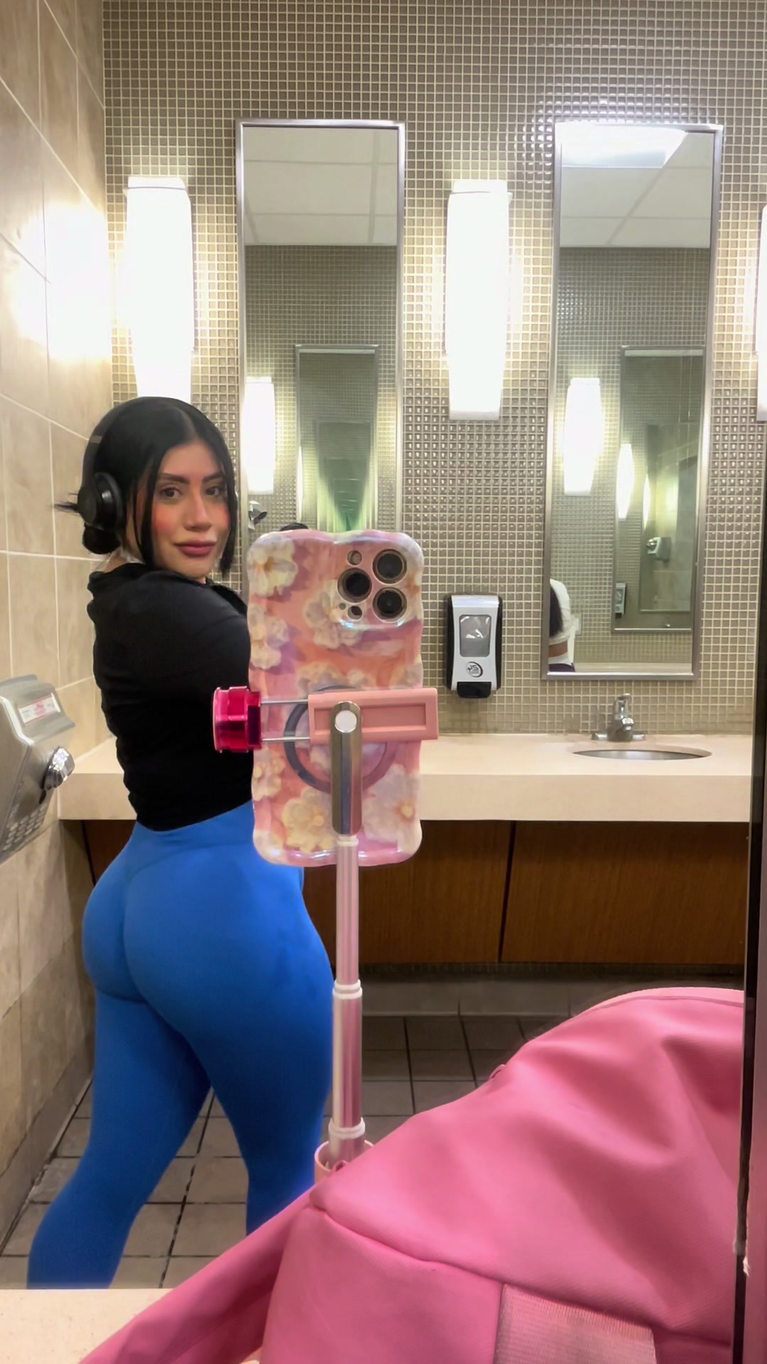 @Evalynn