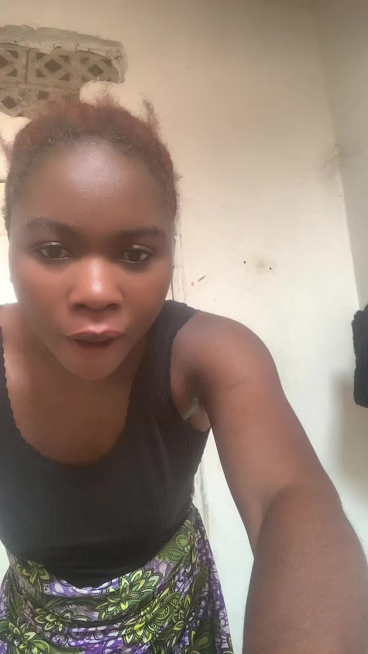 @Chirlay la reine, mère