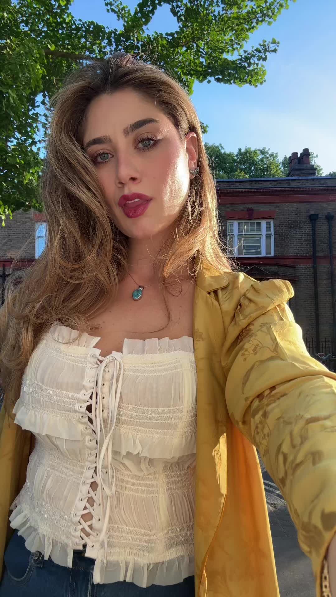 @Delusional bimbo 👑👑