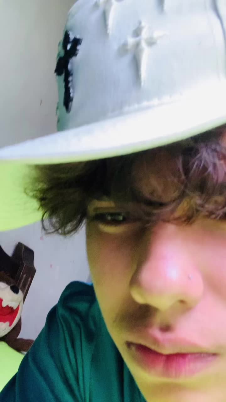 @Emaa 🦈