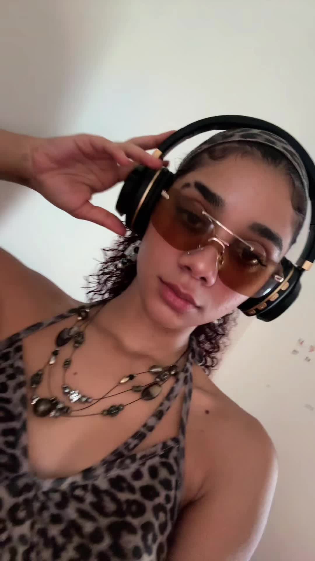 @_unrealmikky_