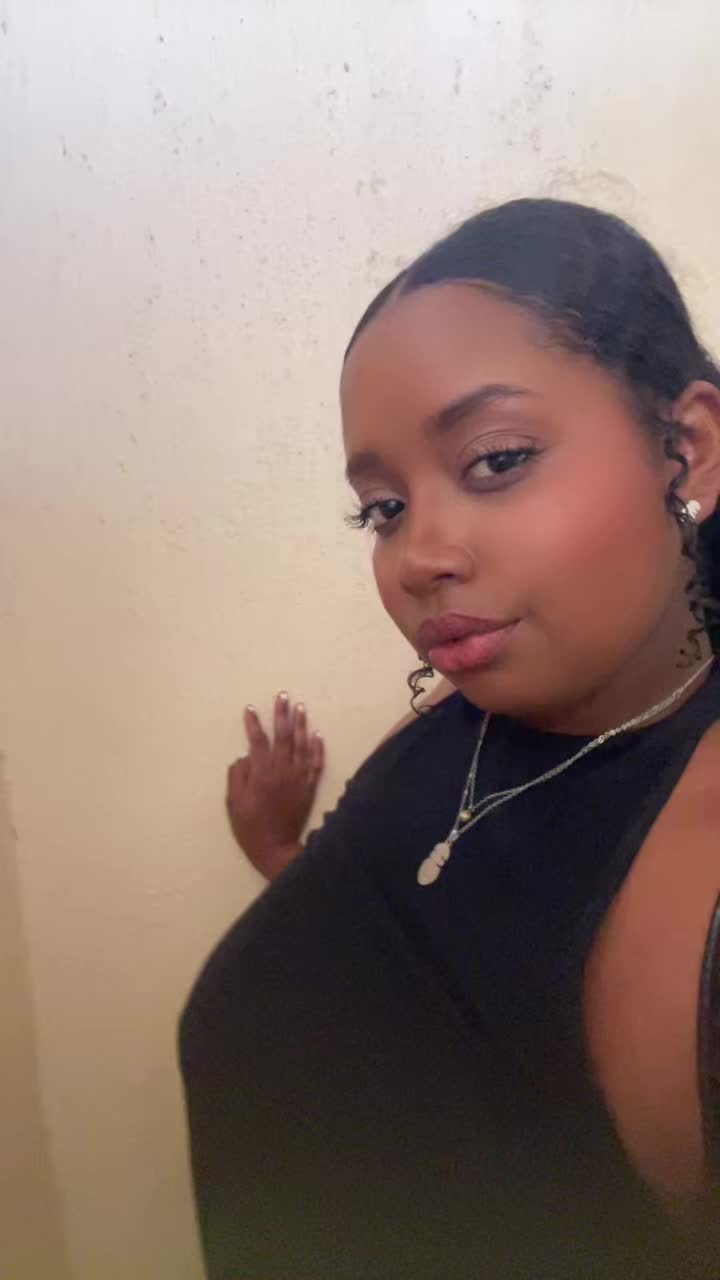 @Yisella