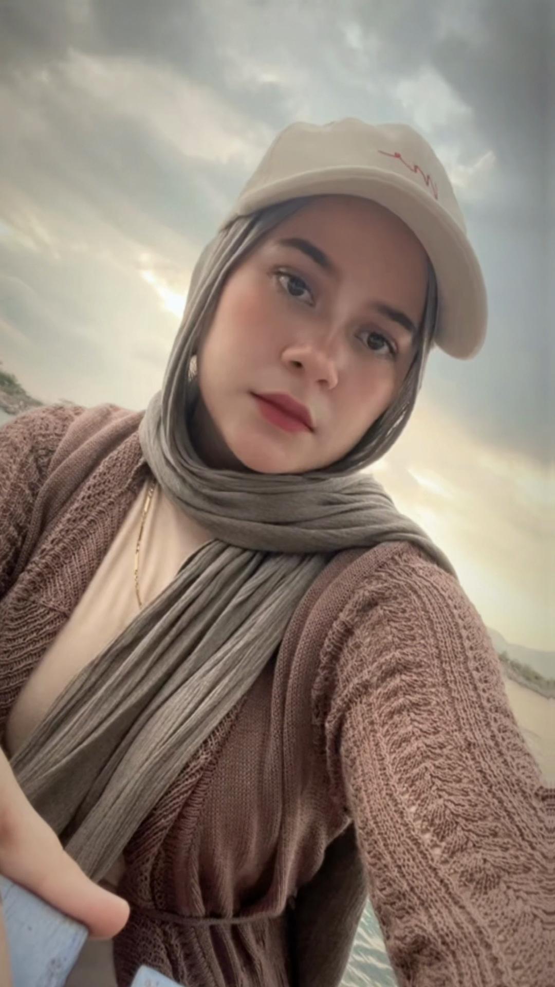 @🕊️ goyang lidah 🫦 🕊️