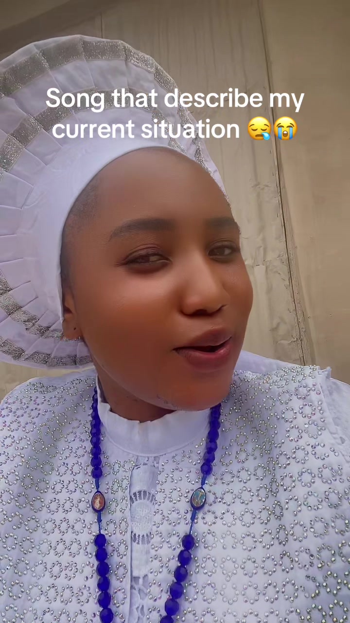 @OLUWASEUN🌸🍭🎀