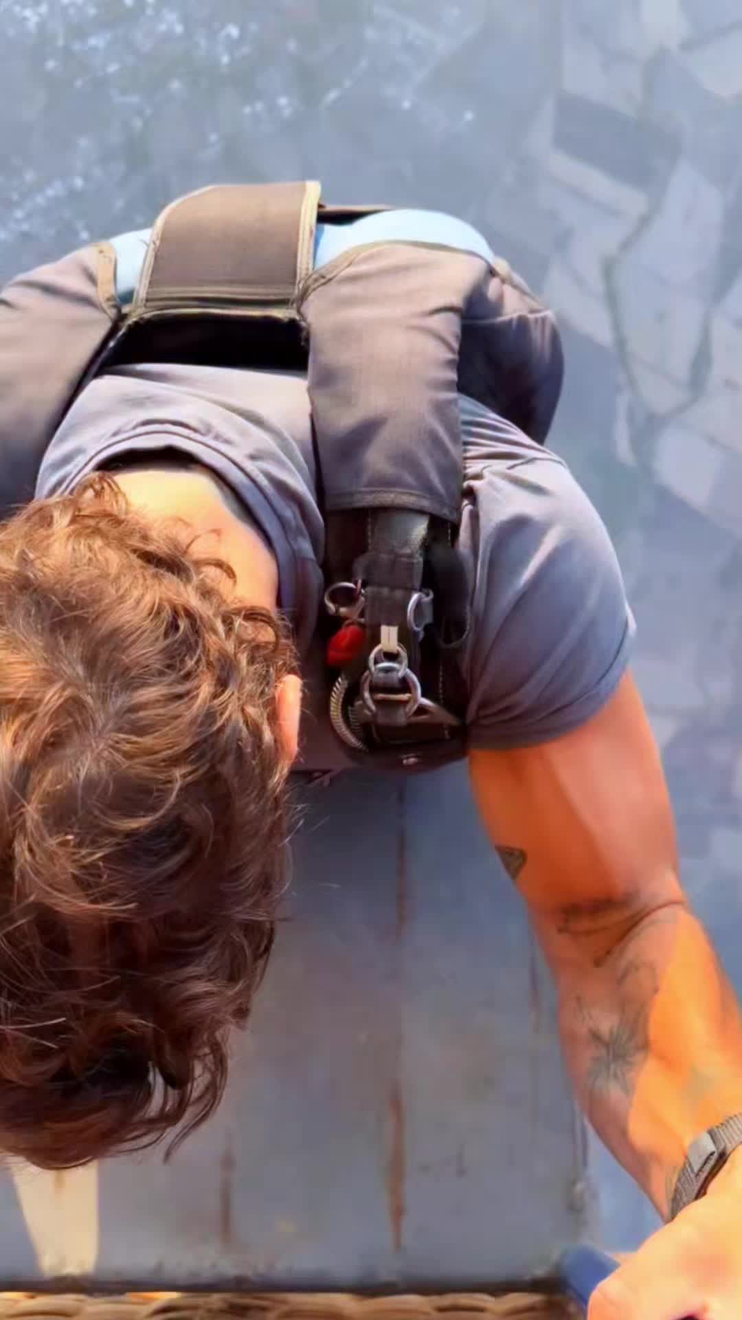 @SKY DIVING 🤿