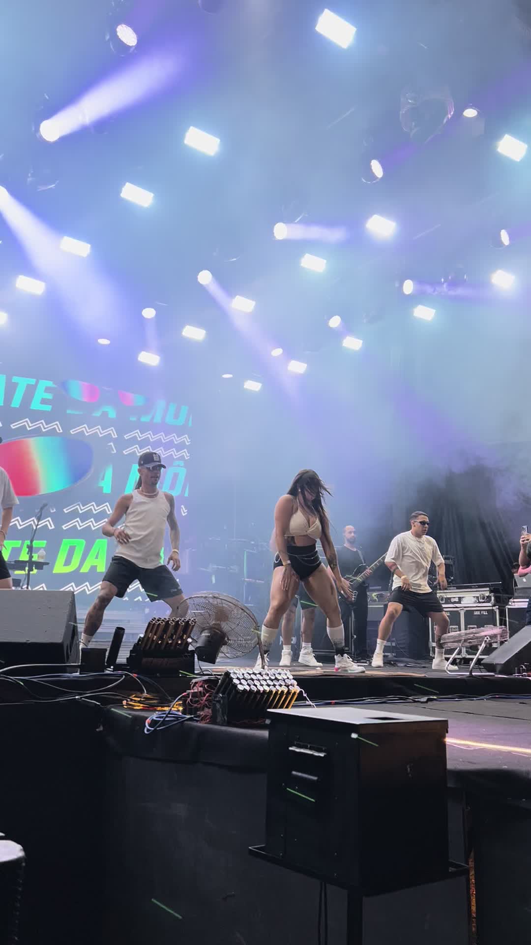 @Flávia