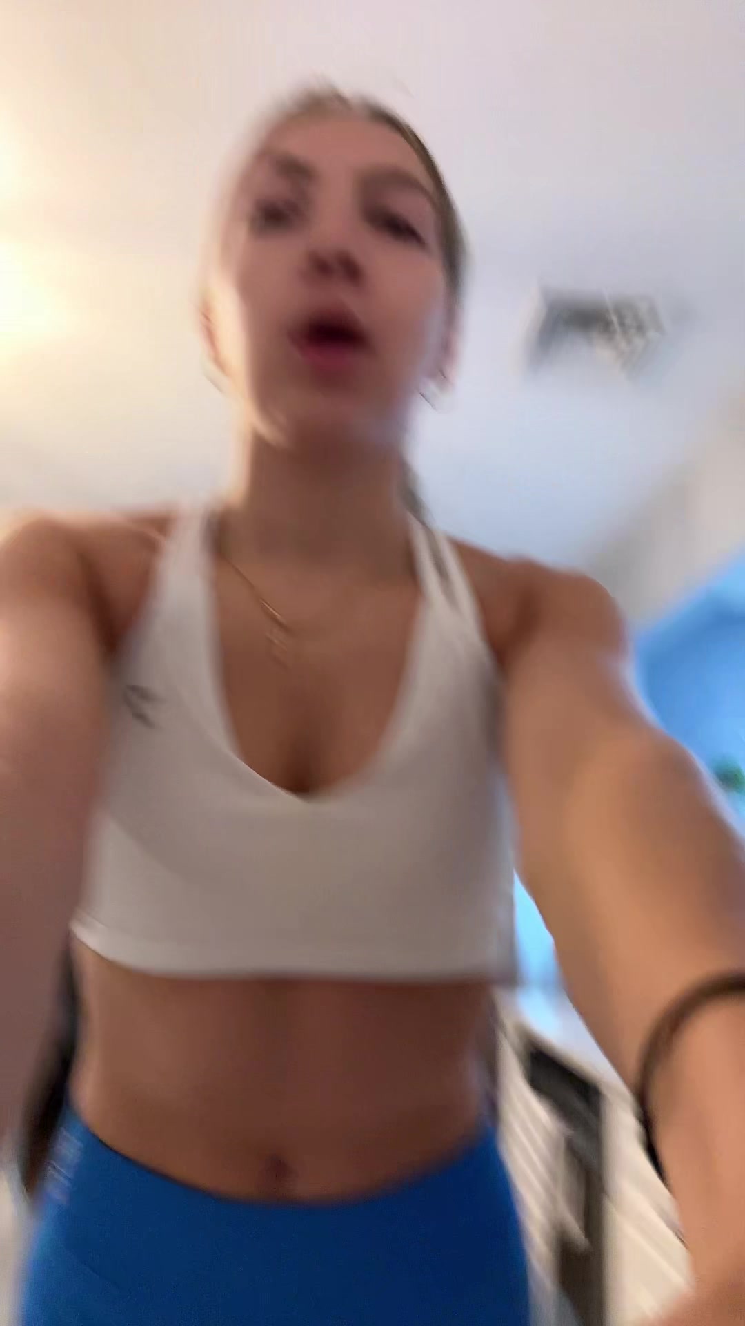 @leilei_