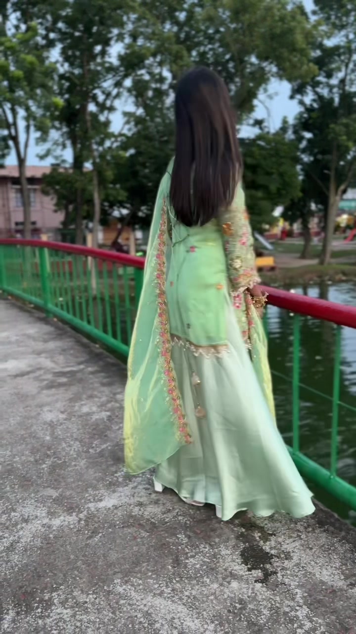 @👩🎓⚖️Arshi +(আরু)⚖️🎓