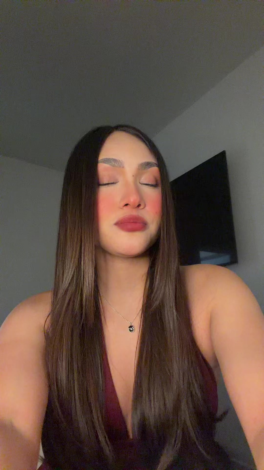 @nicolehertor