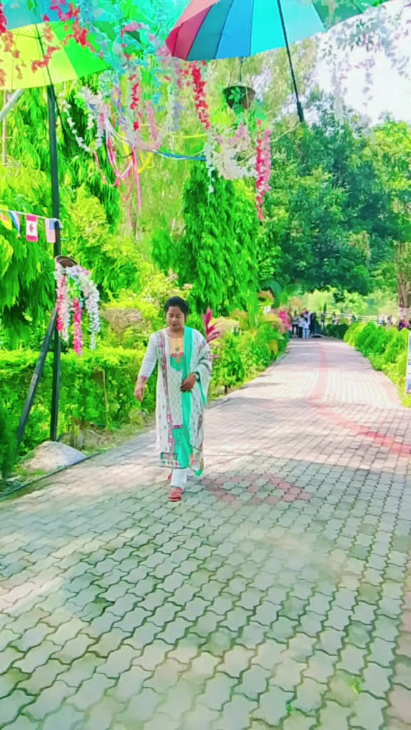 @Aliya Khan